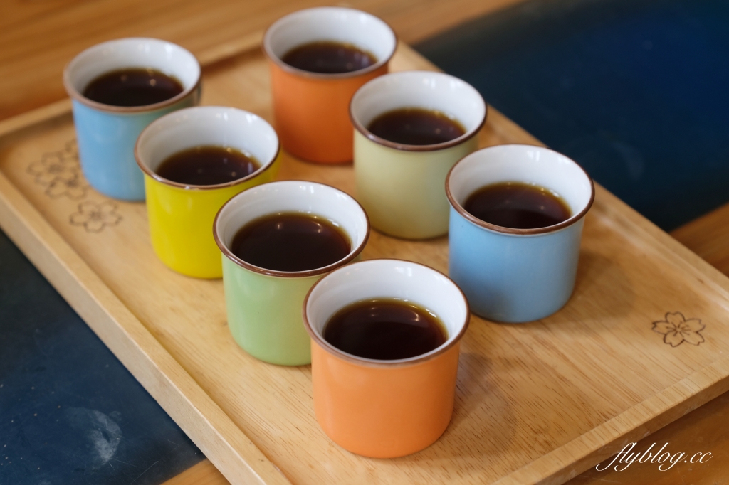 苗栗銅鑼|雙峰草堂.隱身在山坡上的咖啡館,銅鑼真的有賣銅鑼燒 @飛天璇的口袋 苗栗銅鑼|雙峰草堂.隱身在山坡上的咖啡館,銅鑼真的有賣銅鑼燒 @飛天璇的口袋