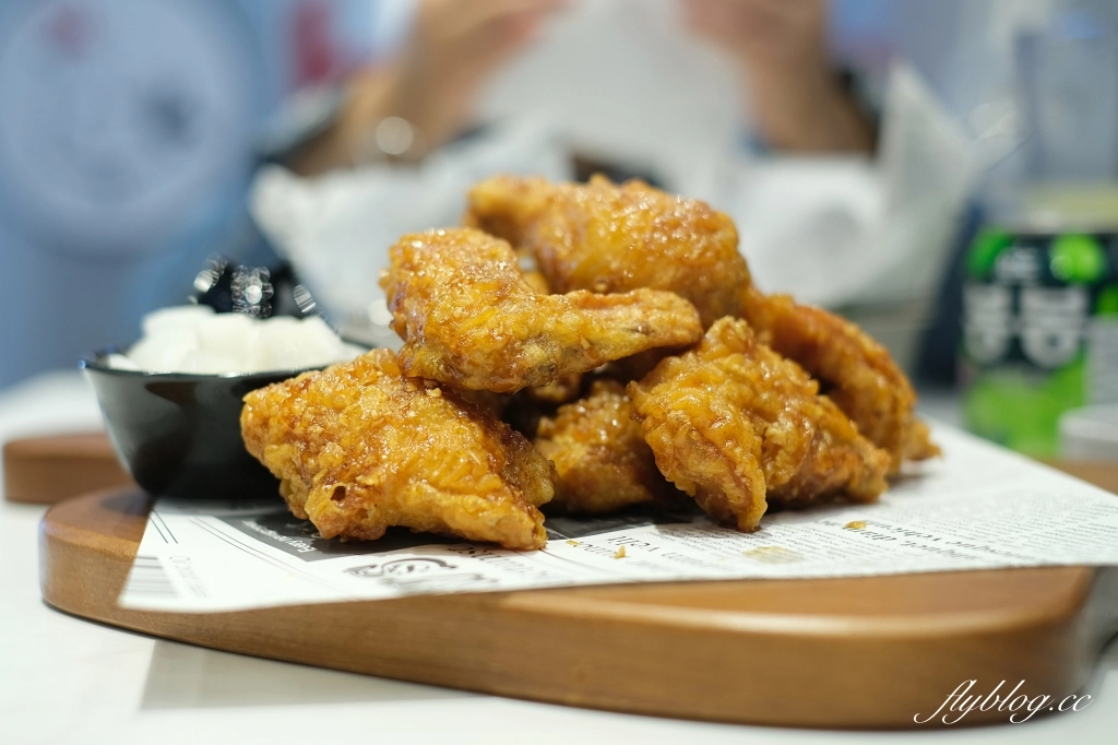 bb.q CHICKEN崇德店｜韓劇鬼怪炸雞bb.q Chicken進駐崇德路 @飛天璇的口袋
