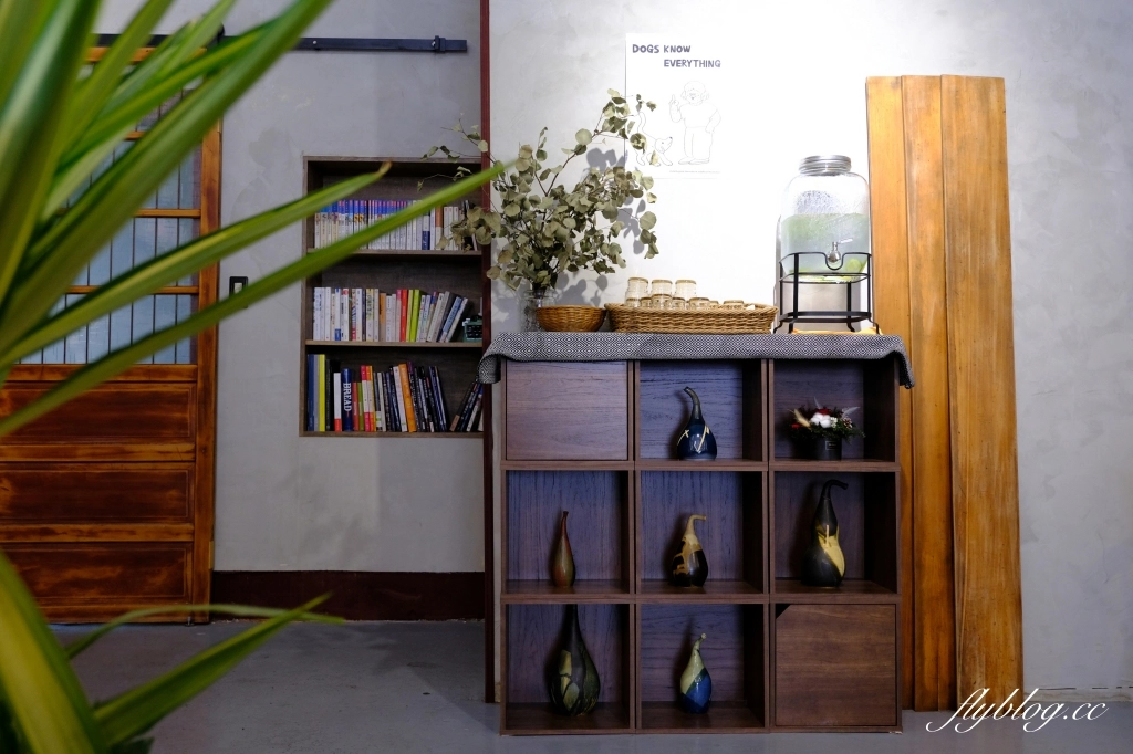 苗栗頭份｜果宅咖啡．老宅改建的咖啡館，麵包和戚風蛋糕都好好吃 @飛天璇的口袋