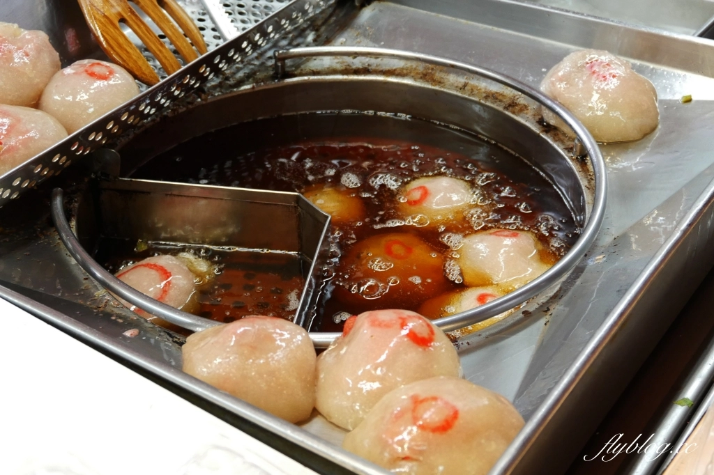 新竹北區｜蔡記肉圓｜新竹城隍廟裡的紅糟肉圓，品嚐新竹特有紅糟肉圓 @飛天璇的口袋