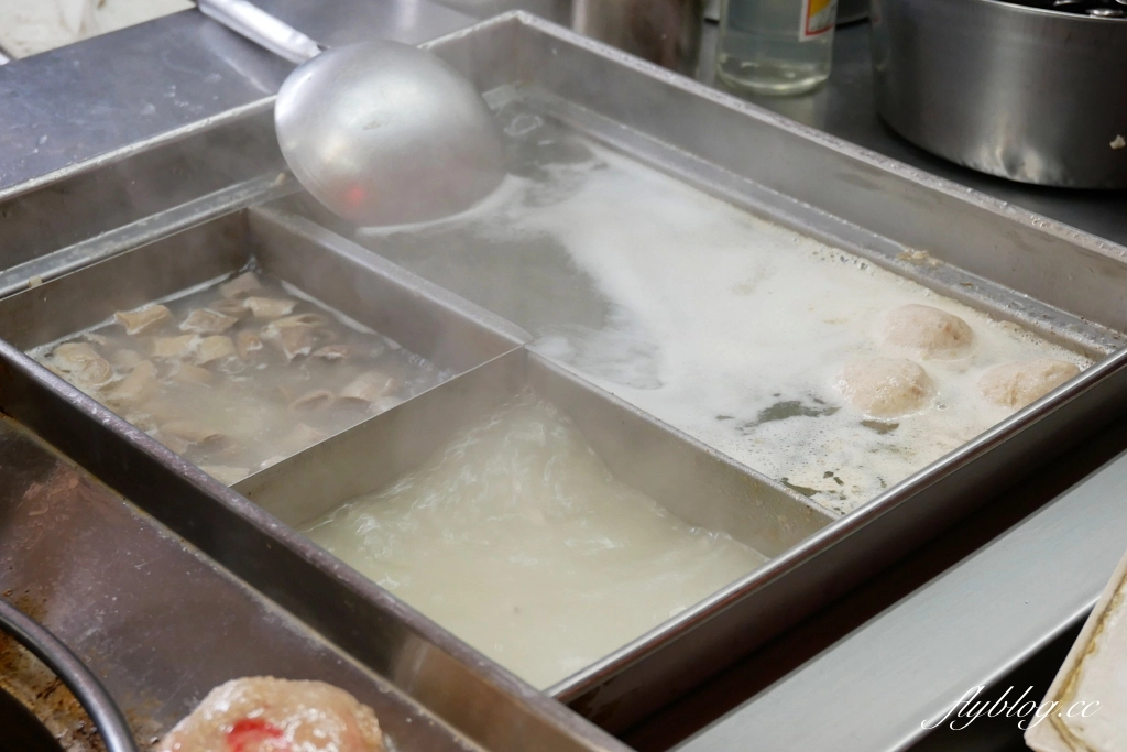 新竹北區｜蔡記肉圓｜新竹城隍廟裡的紅糟肉圓，品嚐新竹特有紅糟肉圓 @飛天璇的口袋