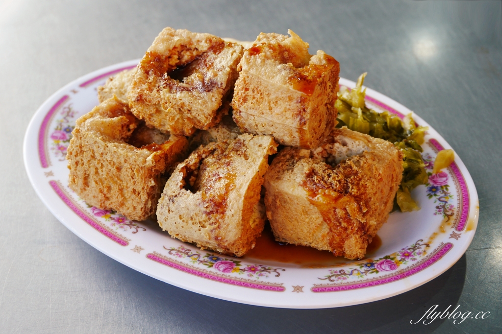 通霄廟口阿嬤臭豆腐｜通霄在地50年的臭豆腐，考試100分可以免費吃 @飛天璇的口袋