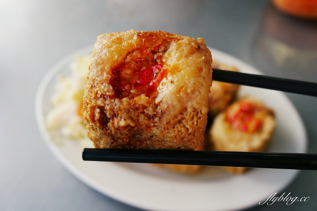 通霄廟口阿嬤臭豆腐｜通霄在地50年的臭豆腐，考試100分可以免費吃 @飛天璇的口袋