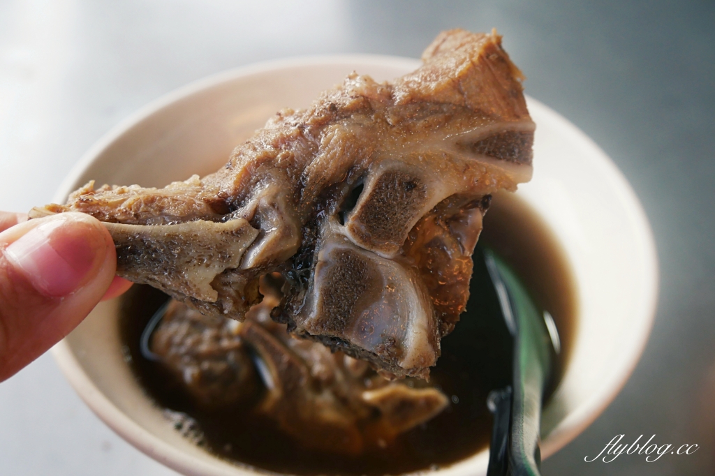 通霄廟口阿嬤臭豆腐｜通霄在地50年的臭豆腐，考試100分可以免費吃 @飛天璇的口袋