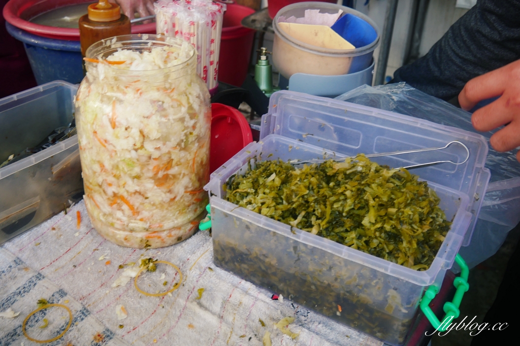 通霄廟口阿嬤臭豆腐｜通霄在地50年的臭豆腐，考試100分可以免費吃 @飛天璇的口袋