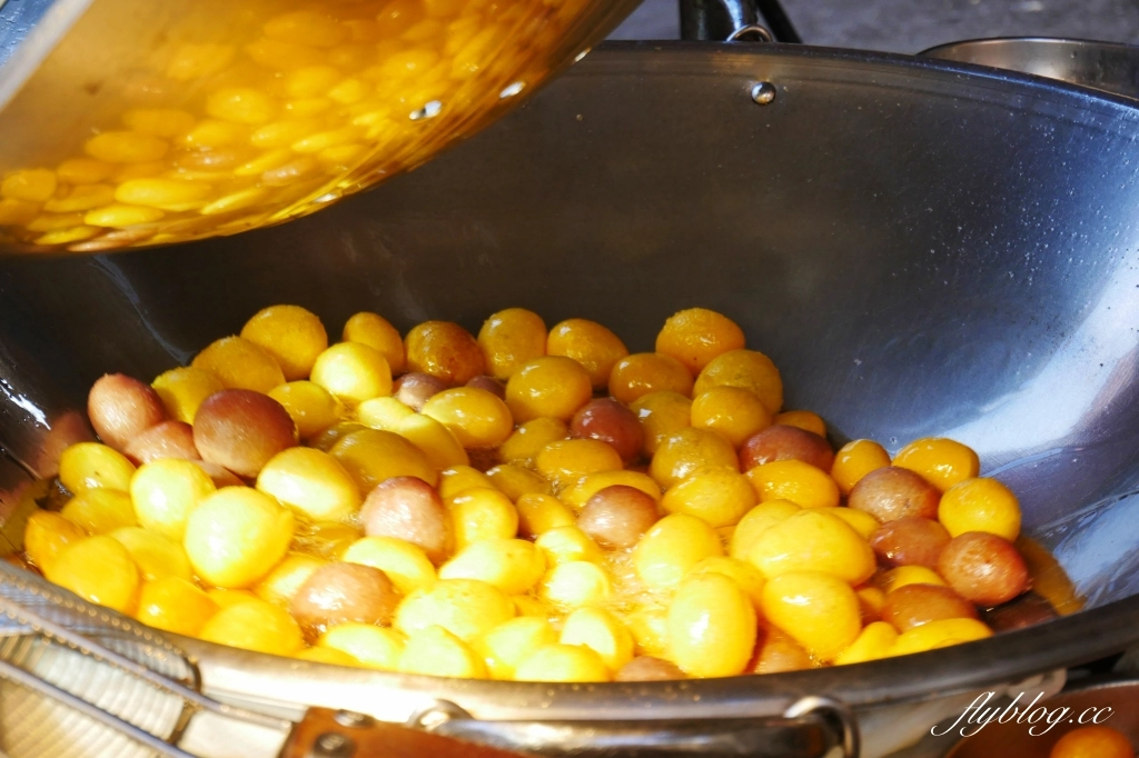 開運屋地瓜球｜中原夜市人氣地瓜球，一出爐就秒殺的銅板美食 @飛天璇的口袋