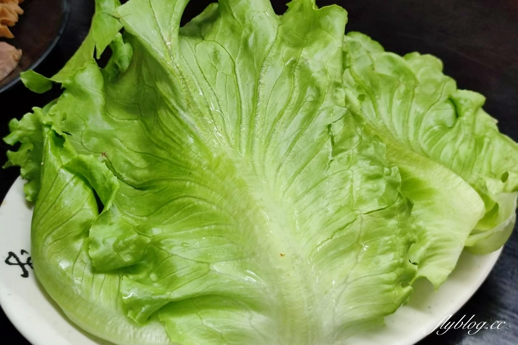 嘉義新港｜光復牛肉店，開很遠的車也要來吃的溫體牛肉鍋 @飛天璇的口袋