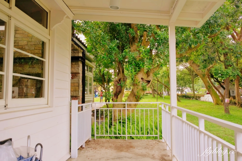 台北士林｜草山星巴克，美軍眷舍改建星巴克，陽明山唯美美式鄉村風小屋 @飛天璇的口袋