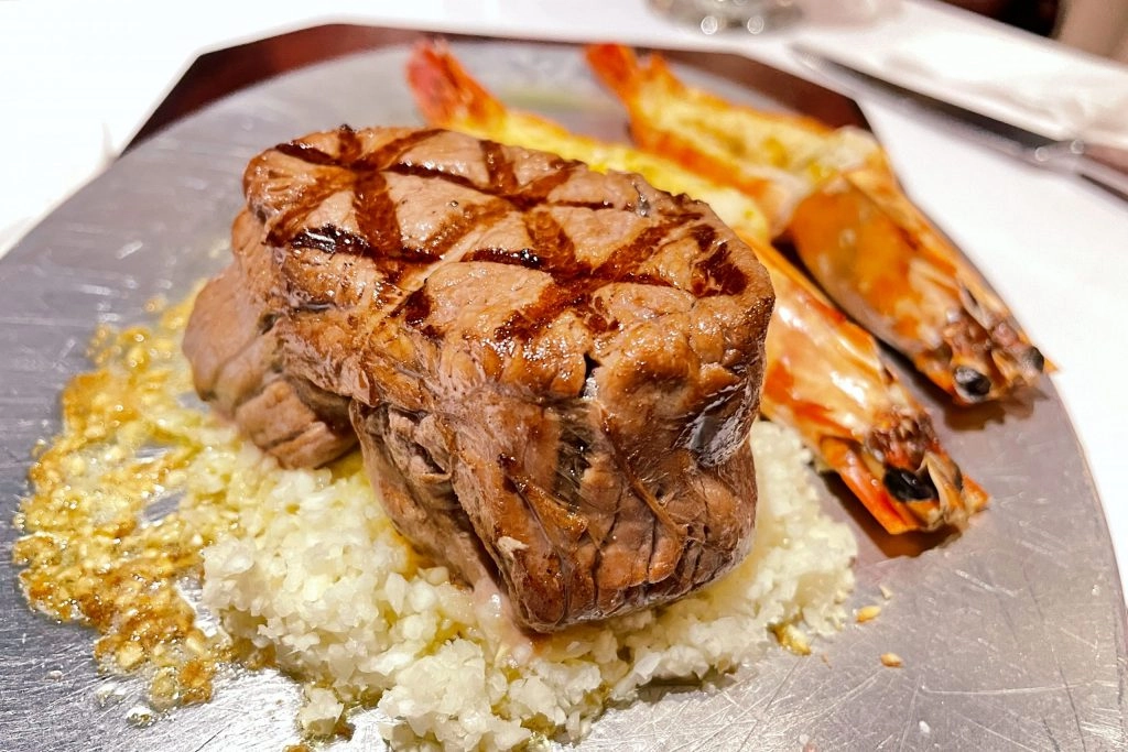 台中北區|泓品牛排館,台中最老字號牛排館,商業午餐千元有找,30多年必點招牌豆豉辣椒 @飛天璇的口袋 台中北區|泓品牛排館,台中最老字號牛排館,商業午餐千元有找,30多年必點招牌豆豉辣椒 @飛天璇的口袋