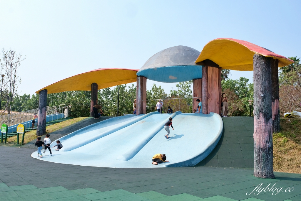 苗栗竹南｜獅山多功能運動公園，竹南多功能親子公園，七線道火炎山溜滑梯 @飛天璇的口袋