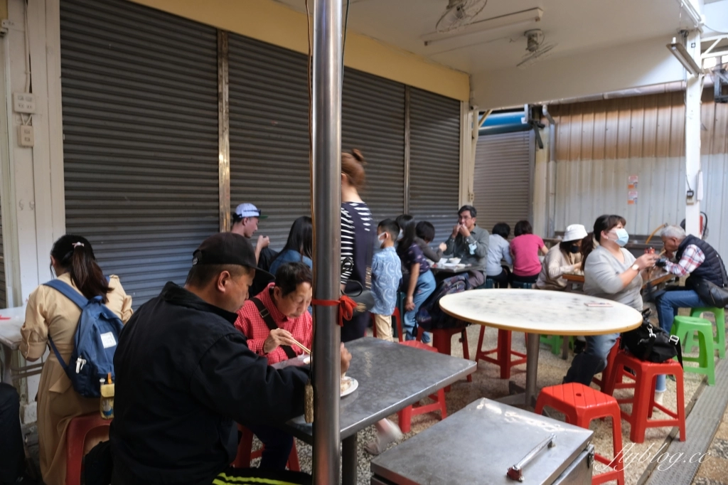 台南中西｜阿財點心．沙卡里巴市場內的香腸熟肉，台南傳承一甲子的銅板美食 @飛天璇的口袋