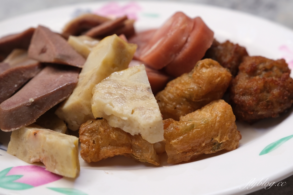 台南中西｜阿財點心．沙卡里巴市場內的香腸熟肉，台南傳承一甲子的銅板美食 @飛天璇的口袋