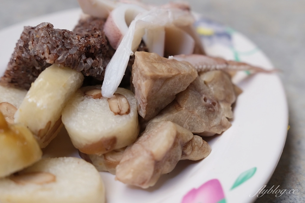 台南中西｜阿財點心．沙卡里巴市場內的香腸熟肉，台南傳承一甲子的銅板美食 @飛天璇的口袋