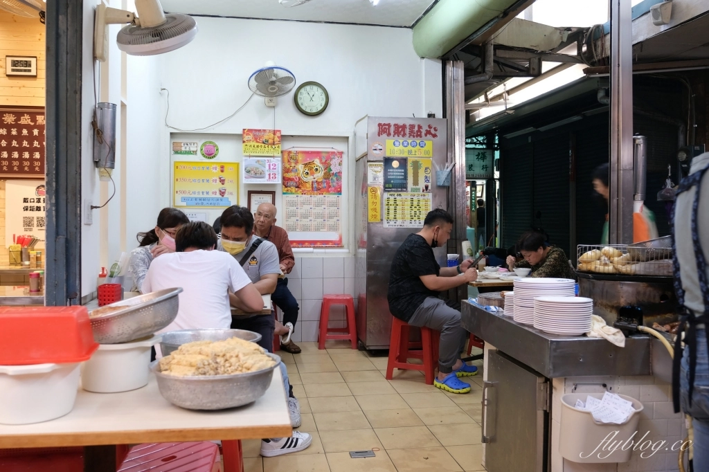 台南中西｜阿財點心．沙卡里巴市場內的香腸熟肉，台南傳承一甲子的銅板美食 @飛天璇的口袋
