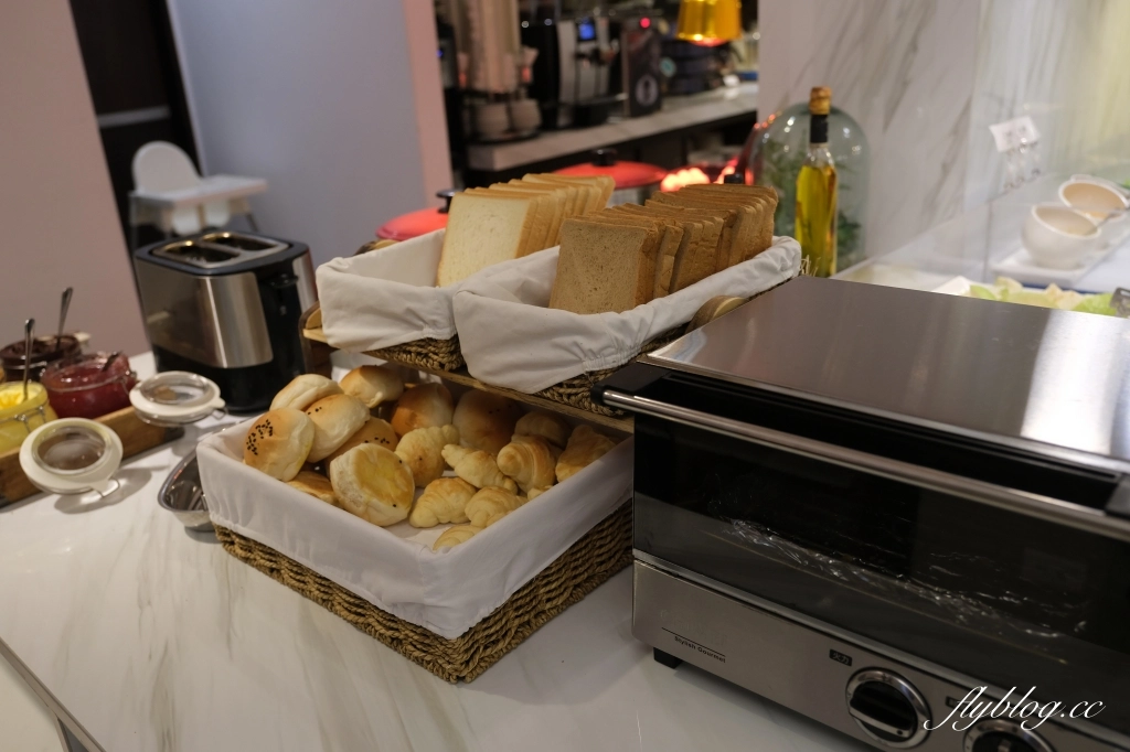 台南中西｜捷喬商務旅館．台南市中心的商旅飯店，碳佐麻里的起家厝 @飛天璇的口袋