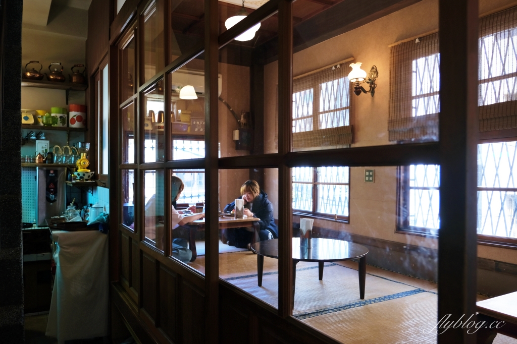 台南中西｜島鹿喫茶．隱身巷弄裡的的老宅咖啡館，充滿日式昭和時代氛圍 @飛天璇的口袋