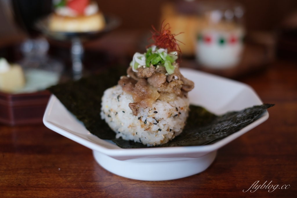 台南中西｜島鹿喫茶．隱身巷弄裡的的老宅咖啡館，充滿日式昭和時代氛圍 @飛天璇的口袋
