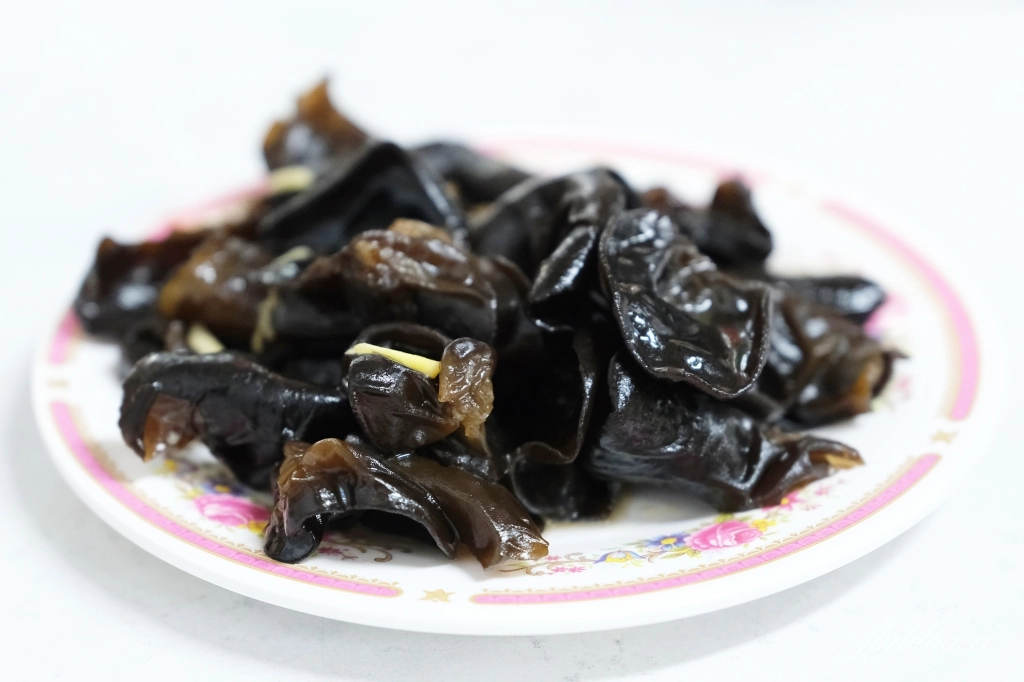 苗栗卓蘭｜細珍小吃店，卓蘭必吃小吃店，推薦三角圓、水餃和餛飩湯 @飛天璇的口袋