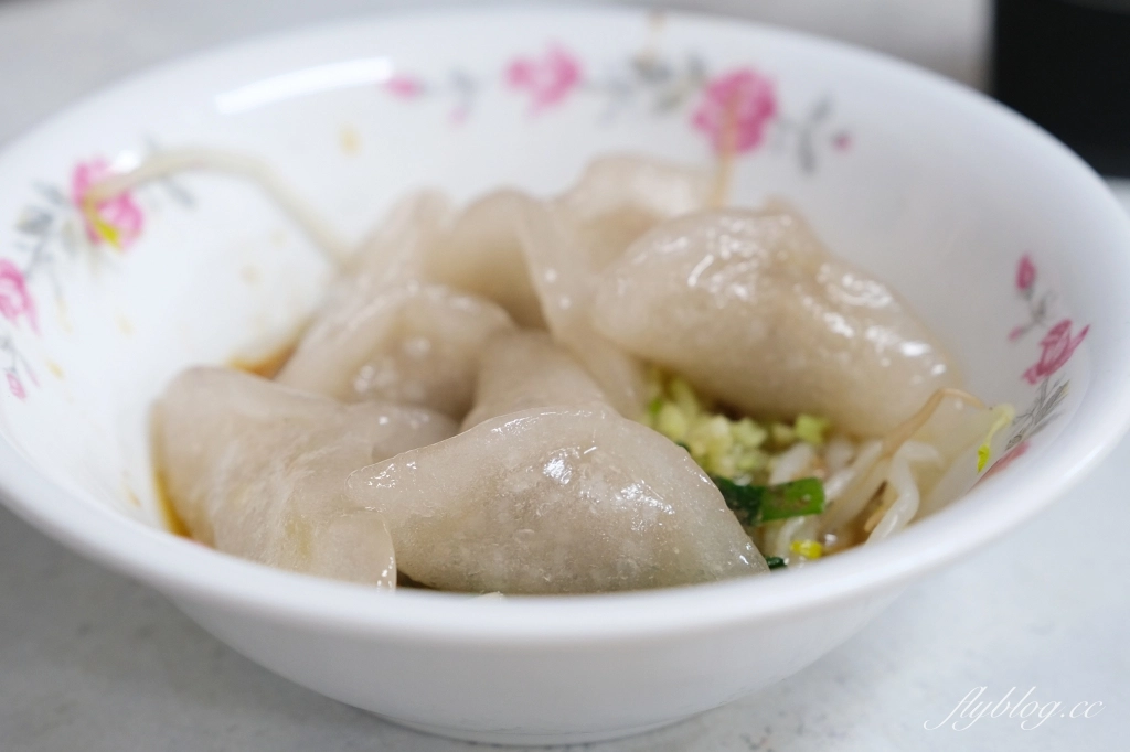 苗栗卓蘭｜細珍小吃店，卓蘭必吃小吃店，推薦三角圓、水餃和餛飩湯 @飛天璇的口袋
