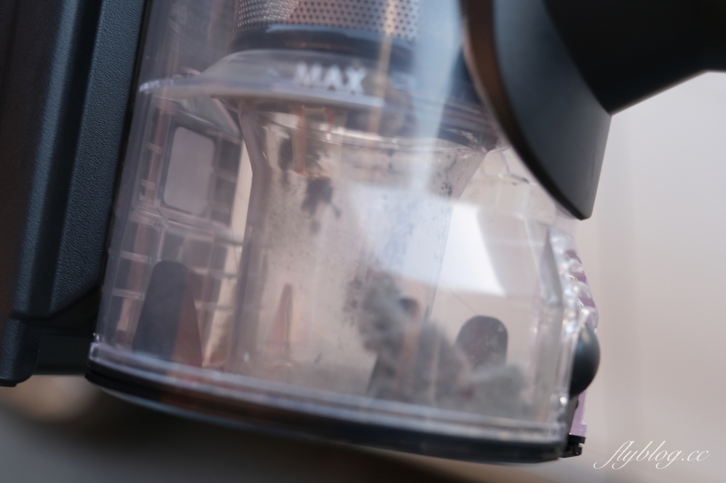 【家電開箱】MAO Clean M7電動濕拖無線除蟎吸塵器 CP值又平價的美型吸塵器 搭配豪華16配件組 一次搞定吸塵＋濕拖 @飛天璇的口袋