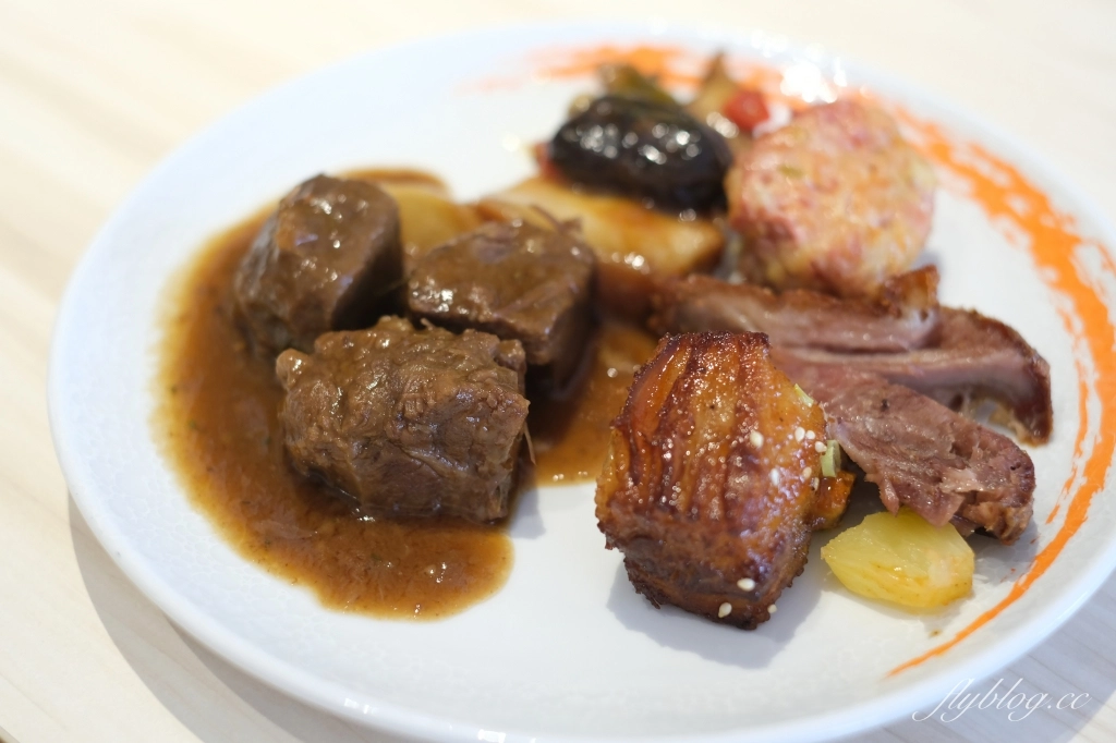 台中西區｜台中漢來海港餐廳，超過100種菜色，台中百匯吃到飽 @飛天璇的口袋