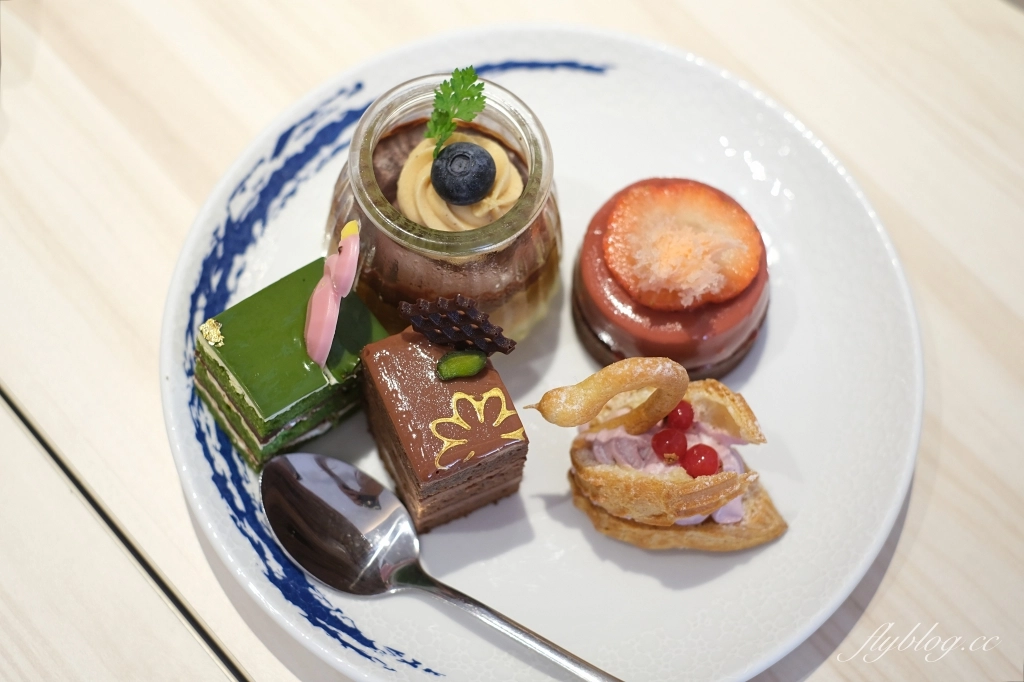 台中西區｜台中漢來海港餐廳，超過100種菜色，台中百匯吃到飽 @飛天璇的口袋