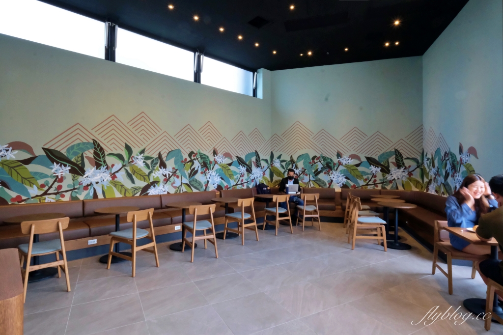 彰化美食｜彰化金馬路星巴克，以八卦山為意象的星巴克，透明落地窗唯美好拍 @飛天璇的口袋