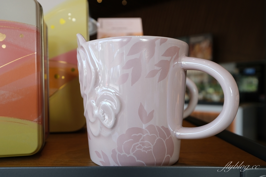 彰化美食｜彰化金馬路星巴克，以八卦山為意象的星巴克，透明落地窗唯美好拍 @飛天璇的口袋