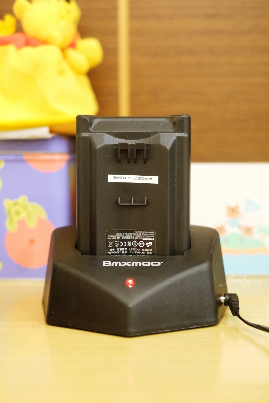 【家電開箱】MAO Clean M7電動濕拖無線除蟎吸塵器 CP值又平價的美型吸塵器 搭配豪華16配件組 一次搞定吸塵＋濕拖 @飛天璇的口袋