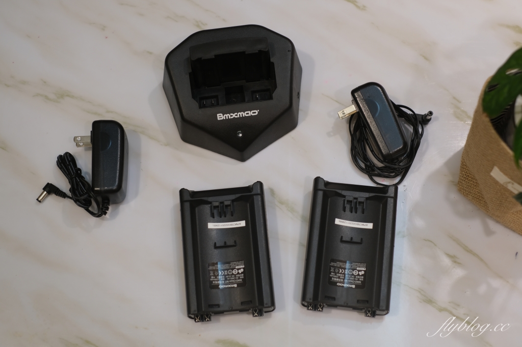 【家電開箱】MAO Clean M7電動濕拖無線除蟎吸塵器 CP值又平價的美型吸塵器 搭配豪華16配件組 一次搞定吸塵＋濕拖 @飛天璇的口袋