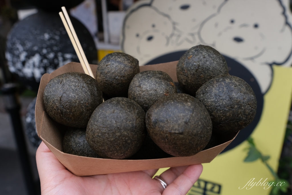 台中西區｜你猜猜黑心地瓜球，審計新村新排隊美食，巨大版地瓜球一次吃得過癮 @飛天璇的口袋