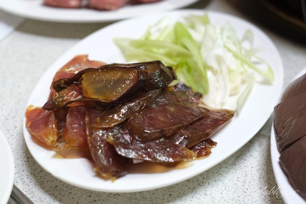 台中中區｜汕頭牛肉劉沙茶總店，電子街在地60年的炭火沙茶鍋，傳承老兵父親的好手藝 @飛天璇的口袋