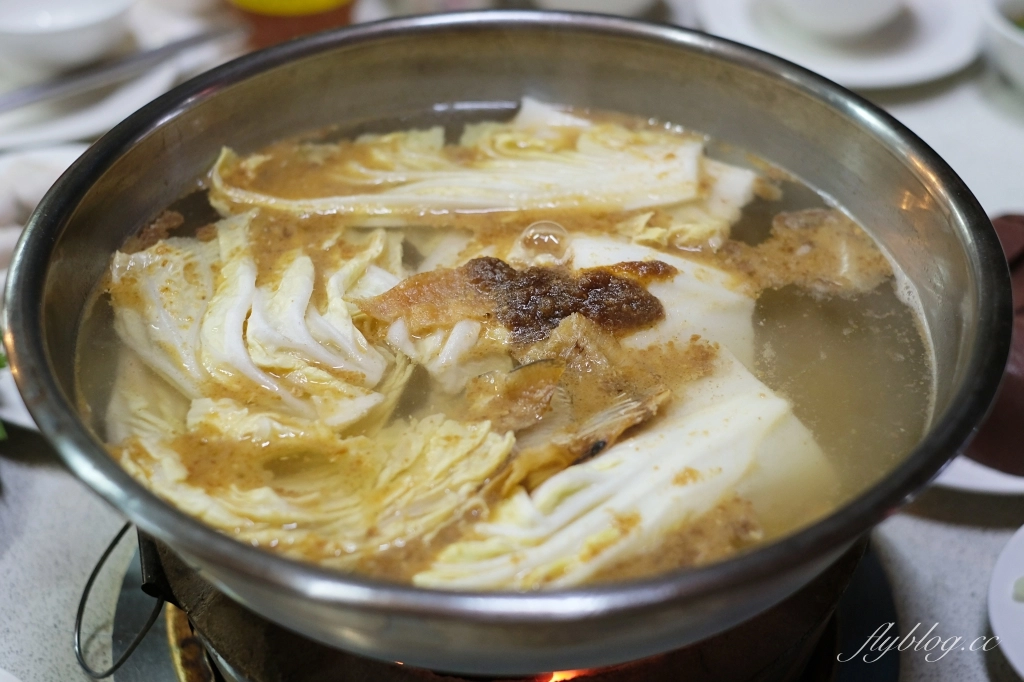 台中中區｜汕頭牛肉劉沙茶總店，電子街在地60年的炭火沙茶鍋，傳承老兵父親的好手藝 @飛天璇的口袋