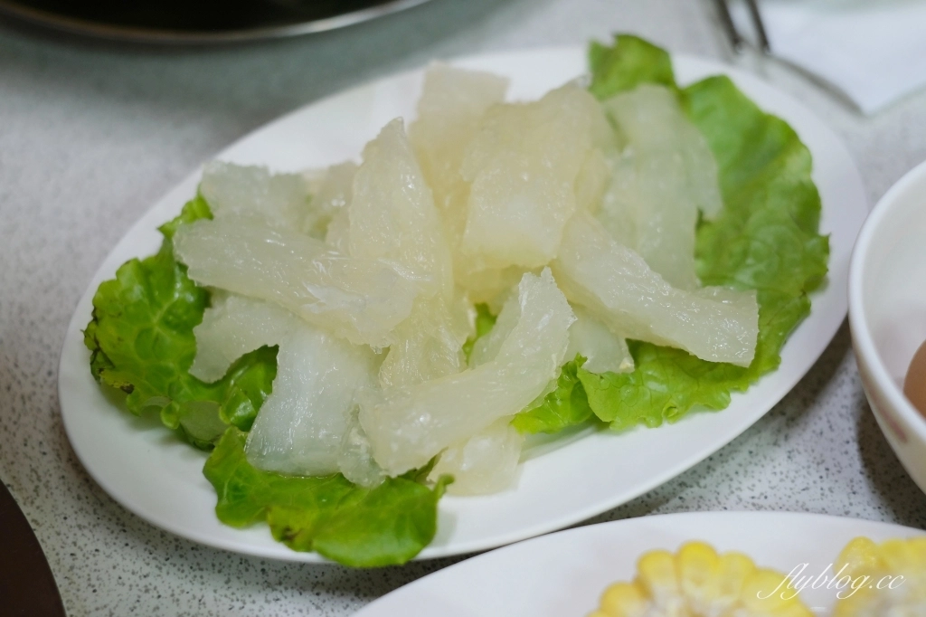 台中中區｜汕頭牛肉劉沙茶總店，電子街在地60年的炭火沙茶鍋，傳承老兵父親的好手藝 @飛天璇的口袋