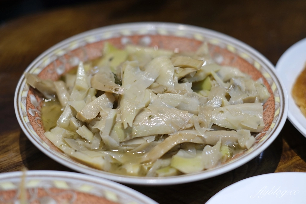 新竹橫山｜內灣茶堂｜內灣老街評價最高的客家料理餐廳，門口扛棒寫著不好吃免錢 @飛天璇的口袋