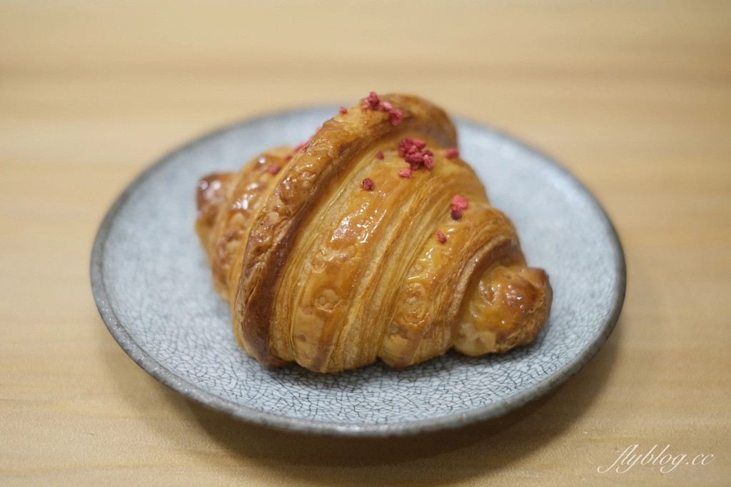 新竹橫山｜青夏 AONATSU．隱身內灣老街巷裡弄的老宅甜點，品嚐藍帶學校甜點好手藝 @飛天璇的口袋