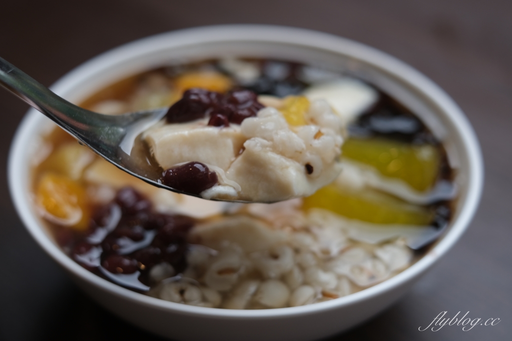 新竹橫山｜內灣老街豆花粉圓創始店｜內灣老街底老字號豆花店，芋圓軟Q豆花滑嫩粉粿好吃 @飛天璇的口袋