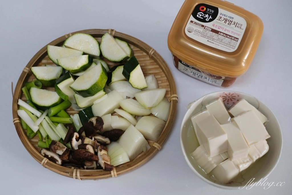 韓式大醬湯做法｜最簡單的「韓式大醬湯食譜」，一鍋到底5分鐘就可以上桌囉 @飛天璇的口袋