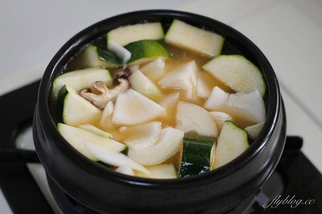 韓式大醬湯做法｜最簡單的「韓式大醬湯食譜」，一鍋到底5分鐘就可以上桌囉 @飛天璇的口袋