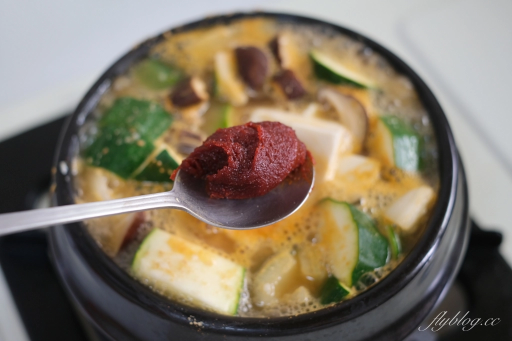 韓式大醬湯做法｜最簡單的「韓式大醬湯食譜」，一鍋到底5分鐘就可以上桌囉 @飛天璇的口袋