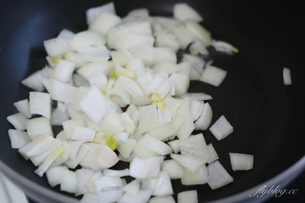 食譜分享｜黃金玉米炒絞肉做法，大人小孩都愛的玉米炒絞肉，10分鐘就可以輕鬆上菜 @飛天璇的口袋