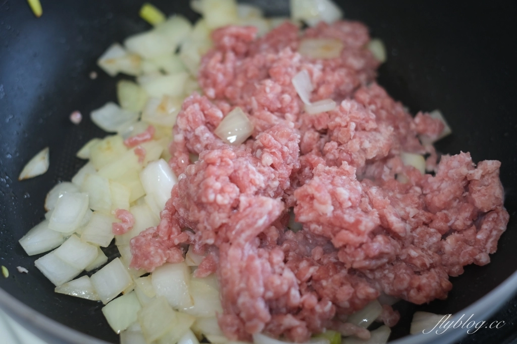 食譜分享｜黃金玉米炒絞肉做法，大人小孩都愛的玉米炒絞肉，10分鐘就可以輕鬆上菜 @飛天璇的口袋
