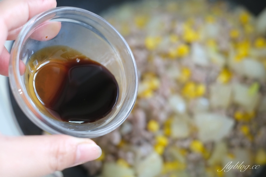 食譜分享｜黃金玉米炒絞肉做法，大人小孩都愛的玉米炒絞肉，10分鐘就可以輕鬆上菜 @飛天璇的口袋