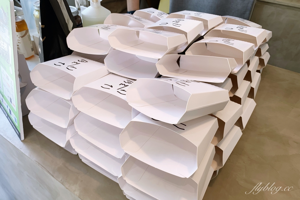 【台中西區】正面奶酥｜超厭世正面奶酥進駐台中，傳說中的奶酥界愛馬仕 @飛天璇的口袋