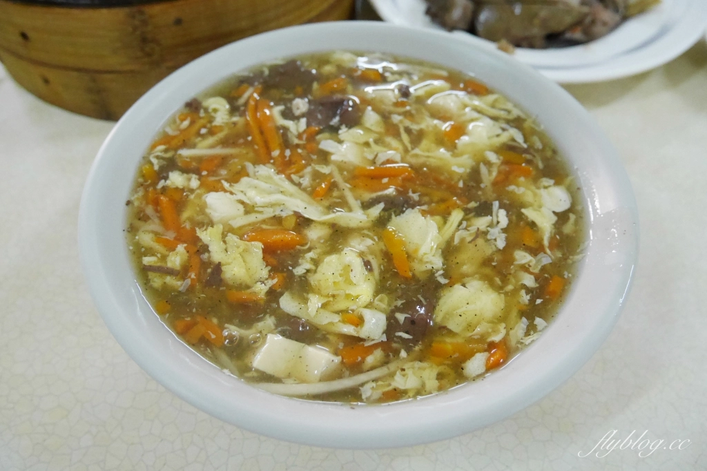 老邵小籠包｜西螺菜市場「老邵小籠包」，被小籠包耽誤的滷味店 @飛天璇的口袋