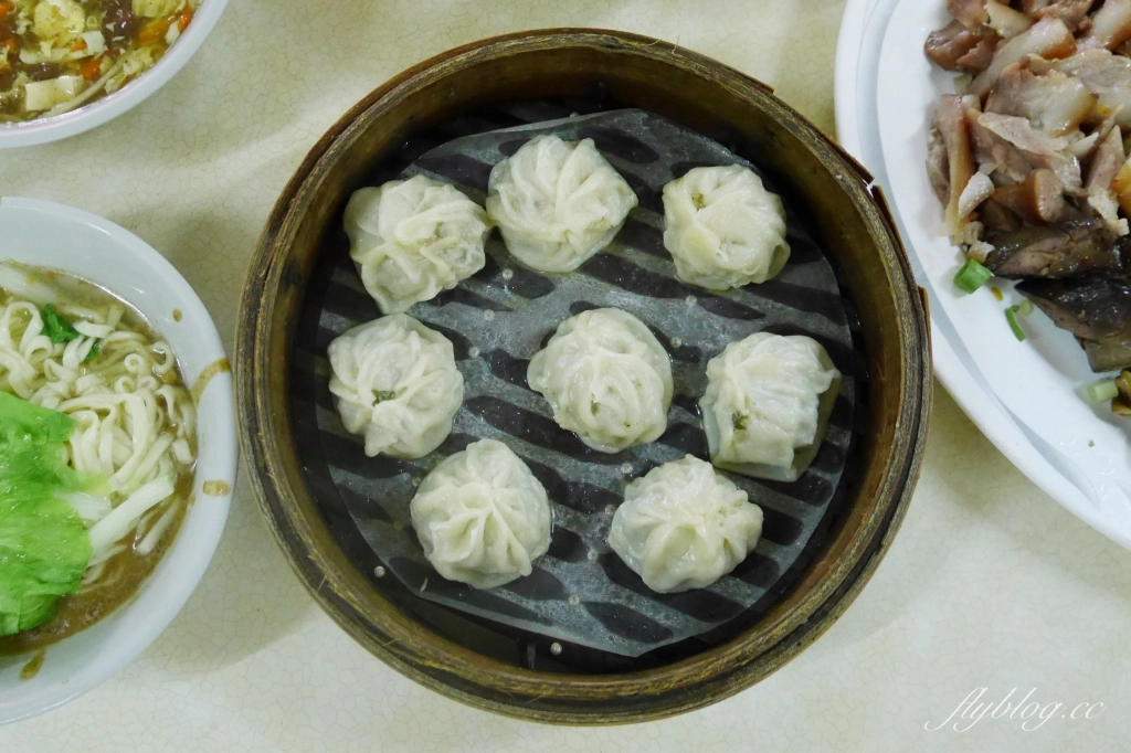 老邵小籠包｜西螺菜市場「老邵小籠包」，被小籠包耽誤的滷味店 @飛天璇的口袋