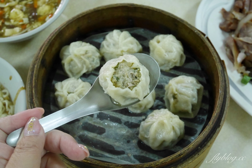 老邵小籠包｜西螺菜市場「老邵小籠包」，被小籠包耽誤的滷味店 @飛天璇的口袋