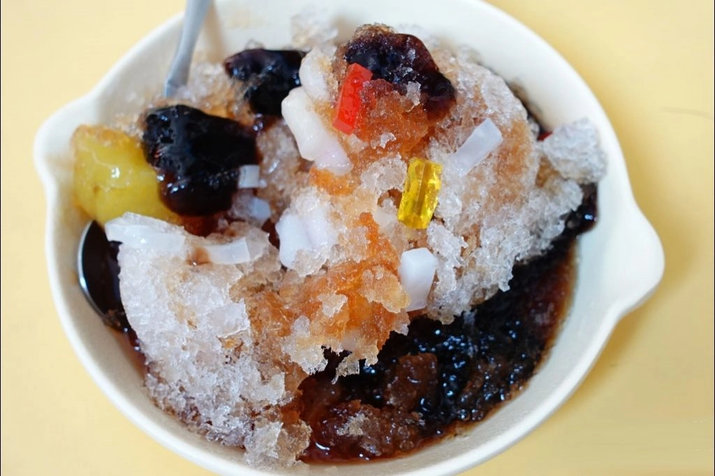 苗栗卓蘭｜良美豆花．在地人氣冰品店，網美的外表古早味的豆花 @飛天璇的口袋