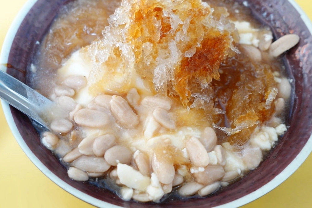 苗栗卓蘭｜良美豆花．在地人氣冰品店，網美的外表古早味的豆花 @飛天璇的口袋