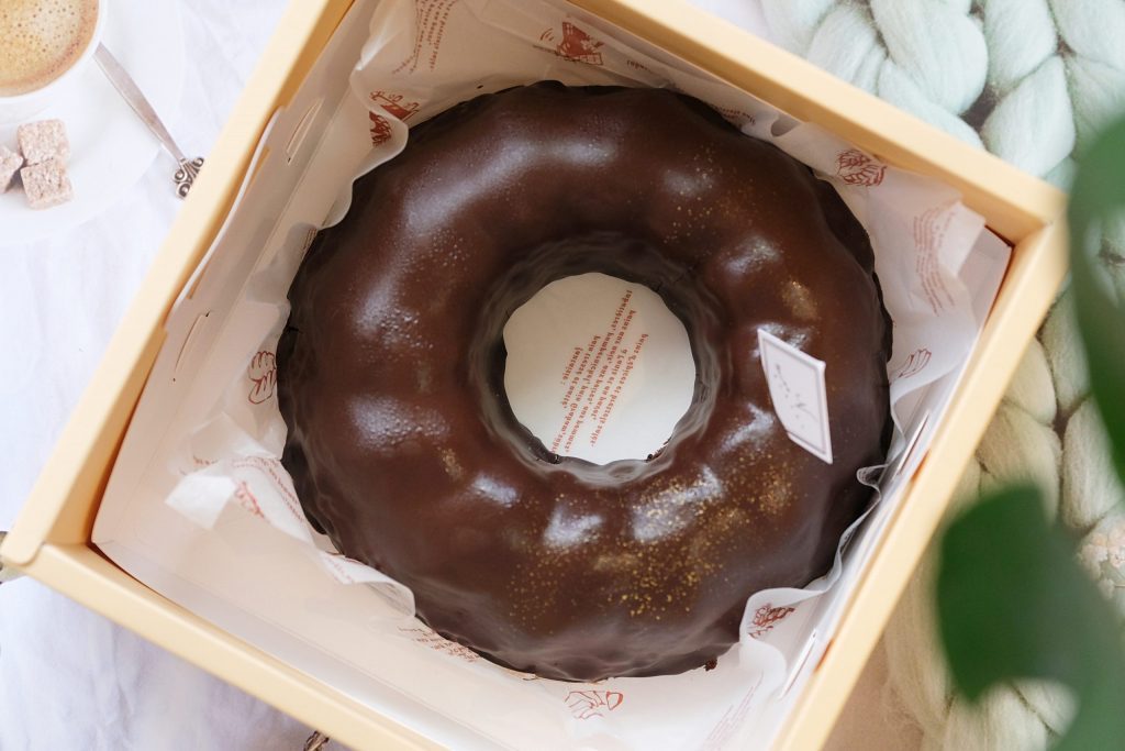 台北松山｜Miss V Bakery，蘋果日報評比肉桂捲冠軍，季節限定手工鐵盒餅乾，最愛的惡魔巧克力蛋糕 @飛天璇的口袋